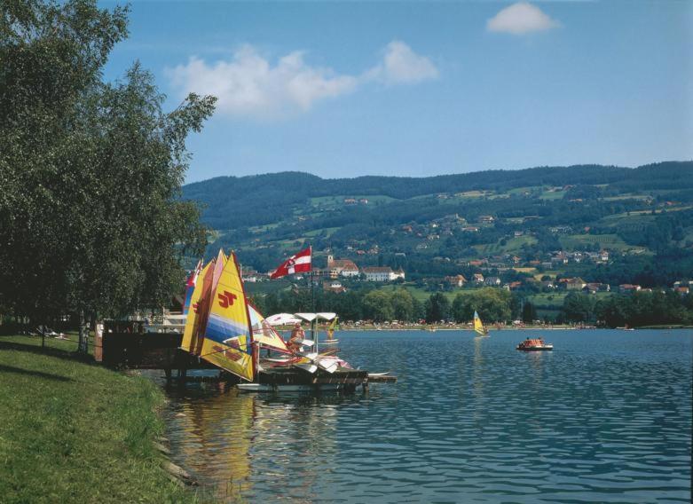 Zwei Schlafzimmer Ferienapartment Anna Am Stubenbergsee Inklusive Vier E-Bikes Exterior photo